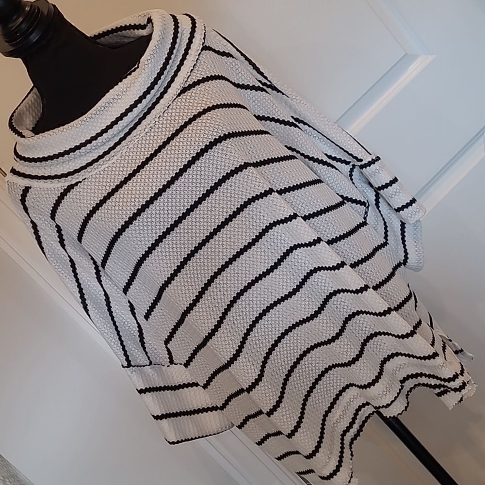 Ces Femme Over Sized White and Black Cowl Neck Shirt